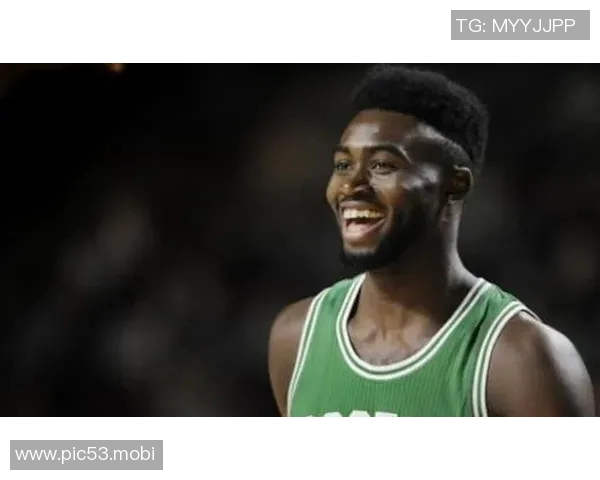 布朗30+13 凯尔特人战胜雄鹿 布朗30+13 凯尔特人战胜雄鹿